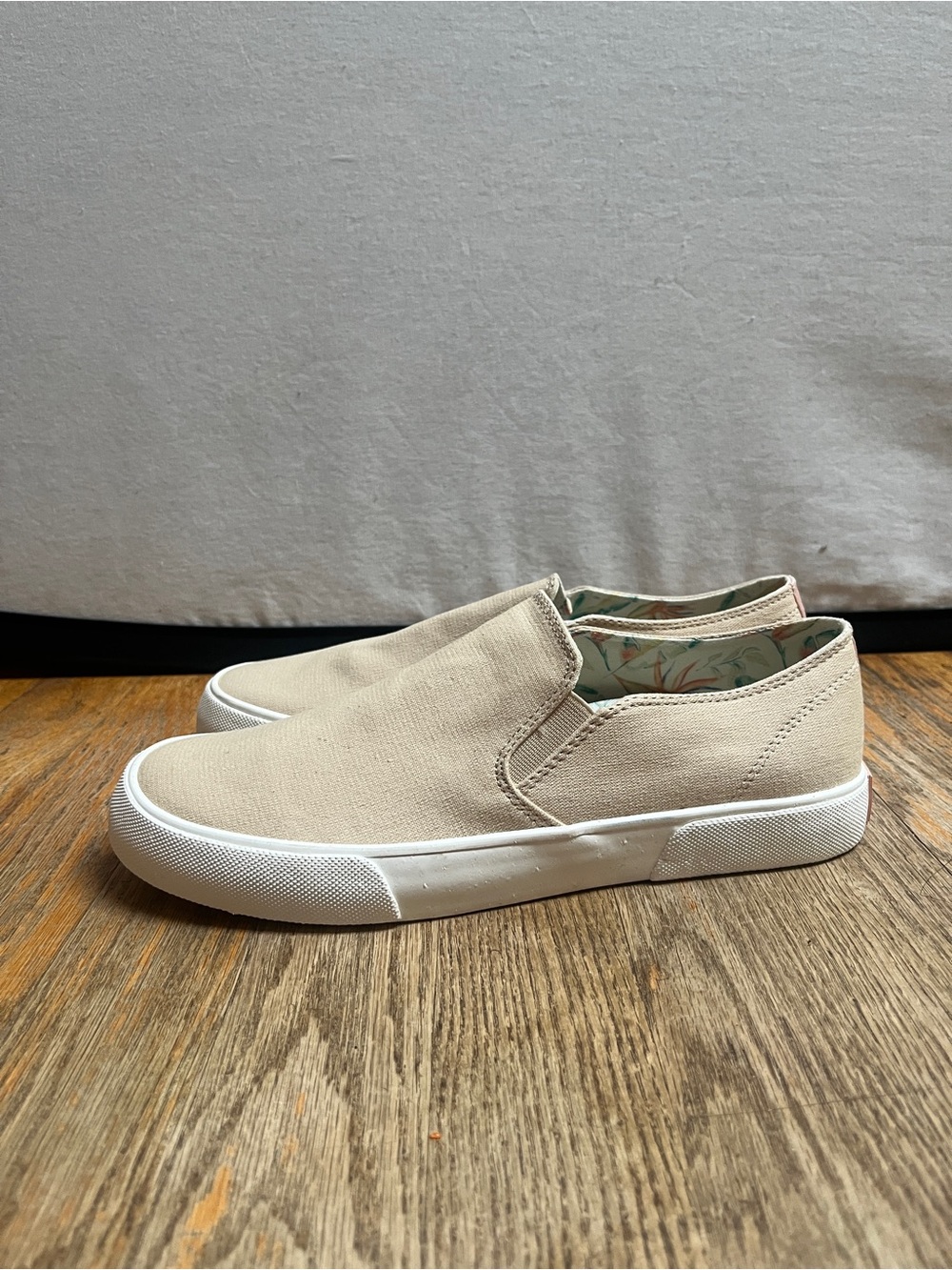 NWT Vionic Groove Slip-On Canvas Sneaker Semolina Beige Size 8 - Picture 5 of 9
